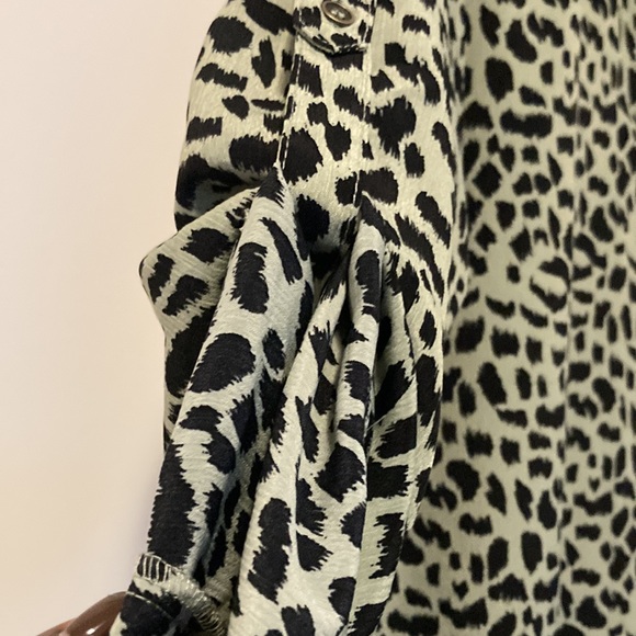 leopard print shirt dress, size medium, 100% polyester - Picture 3 of 5